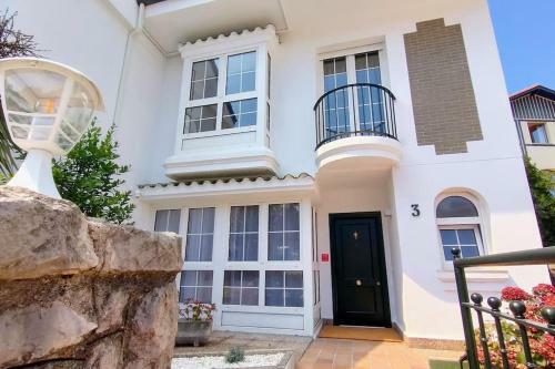 Rosa de Ciudad. Chalet C�ntrico Con Mucha Intimidad