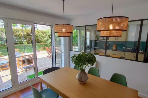 Rosa de Ciudad. Chalet C�ntrico Con Mucha Intimidad