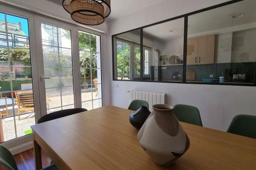Rosa de Ciudad. Chalet C�ntrico Con Mucha Intimidad