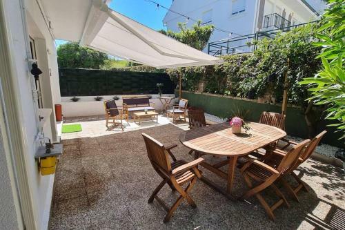Rosa de Ciudad. Chalet C�ntrico Con Mucha Intimidad