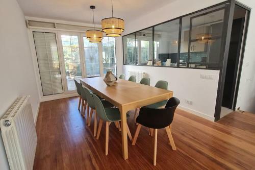 Rosa de Ciudad. Chalet C�ntrico Con Mucha Intimidad