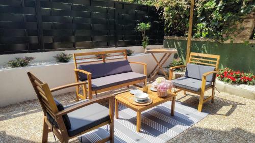 Rosa de Ciudad. Chalet C�ntrico Con Mucha Intimidad