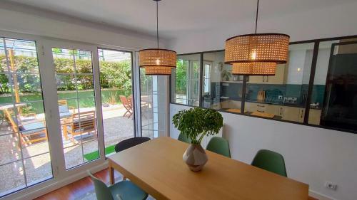 Rosa de Ciudad. Chalet C�ntrico Con Mucha Intimidad
