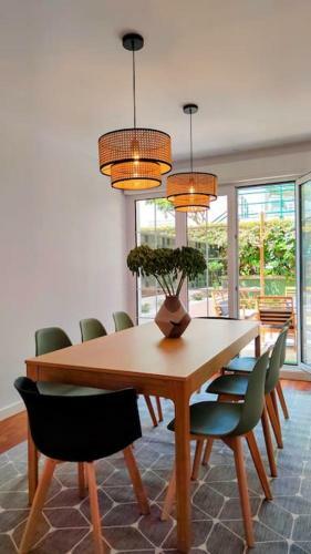 Rosa de Ciudad. Chalet C�ntrico Con Mucha Intimidad