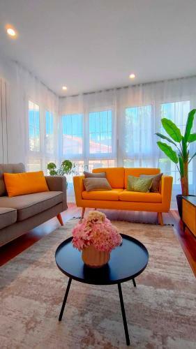 Rosa de Ciudad. Chalet C�ntrico Con Mucha Intimidad
