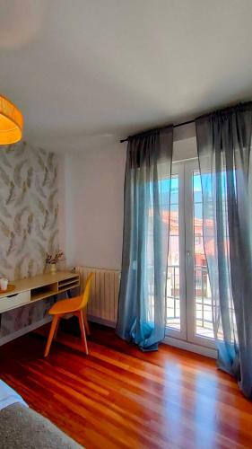 Rosa de Ciudad. Chalet C�ntrico Con Mucha Intimidad