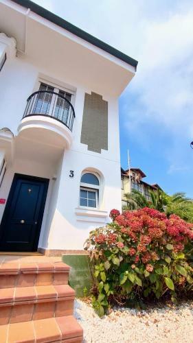 Rosa de Ciudad. Chalet C�ntrico Con Mucha Intimidad