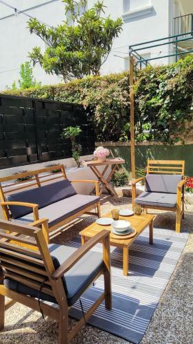 Rosa de Ciudad. Chalet C�ntrico Con Mucha Intimidad