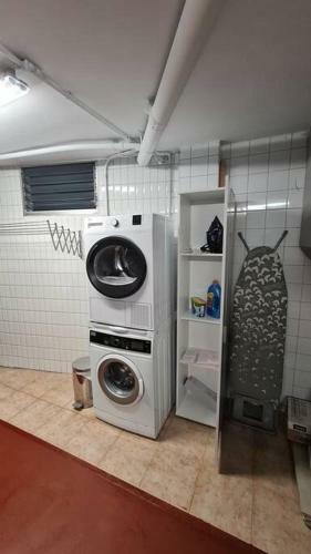 Rosa de Ciudad. Chalet C�ntrico Con Mucha Intimidad