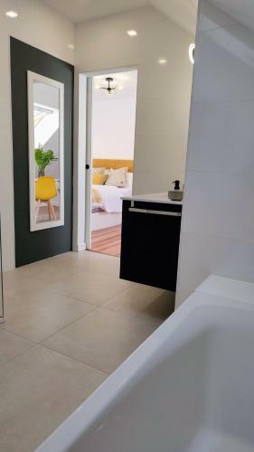Rosa de Ciudad. Chalet C�ntrico Con Mucha Intimidad