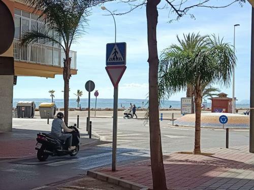 Apartamento Al Lado de Barcos Y Gran Playa.