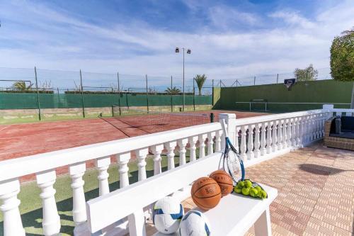 Rentafive Nuevo AA Barbacoa Tenis