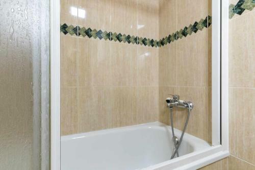Rentafive Apartamento Acuario Piscina AA