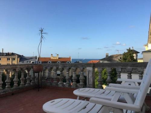 Gran Casa Familiar Al Lado de La Playa