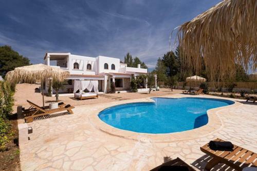 Villa Your Perfect Hideaway Only 5 Minutes From Ibiza