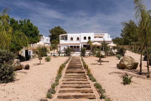 Villa Your Perfect Hideaway Only 5 Minutes From Ibiza