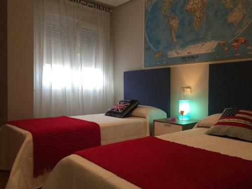 Carola L, "apartamento de Lujo A 100m Playa Catia"