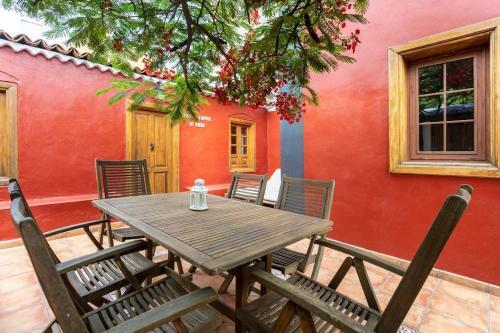 Rural House With Traditional Architecture S. XIX