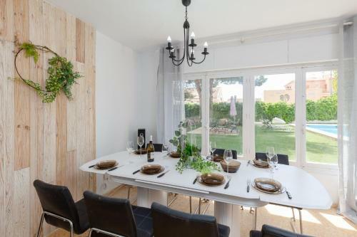 Villa Happy Place By Fidalsa
