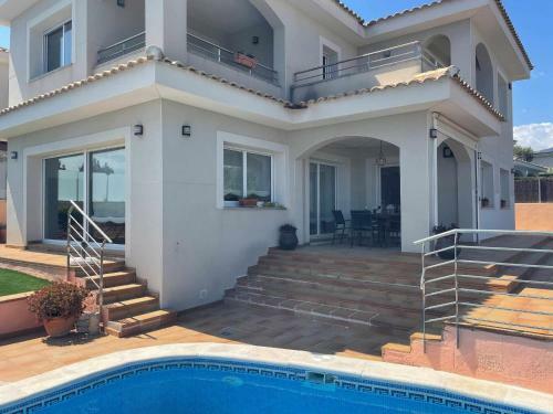 Villa Farell Just In Front Of The Sea