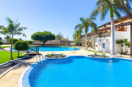 4x Bedrooms Poolside Apartment In Amarilla Golf