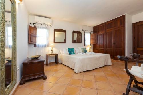 Villa In San Jose Sleeps 10 - Sa Vinya