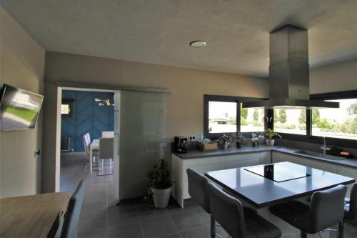 Casa Moderna A 300 Metros de La Playa.