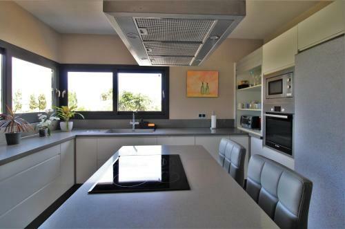 Casa Moderna A 300 Metros de La Playa.