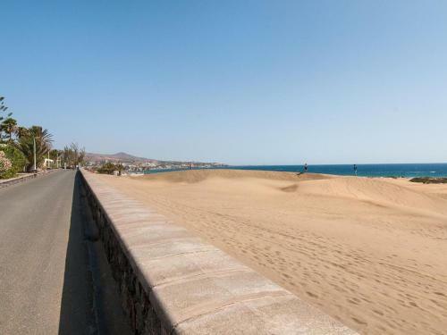 Centrally Located Bungalow With Communal Pool In Playa Del Ingles