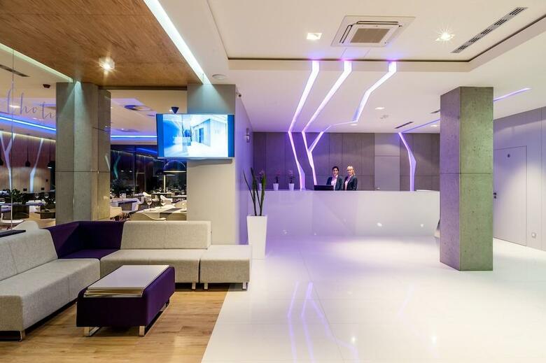 Hotel Invite