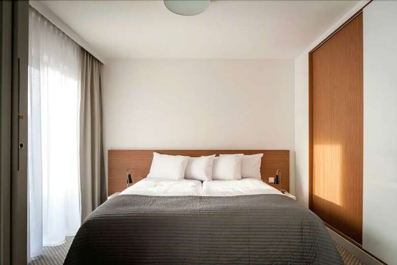 Hotel Invite