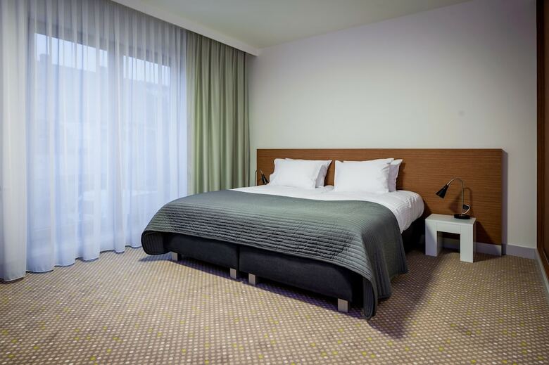 Hotel Invite