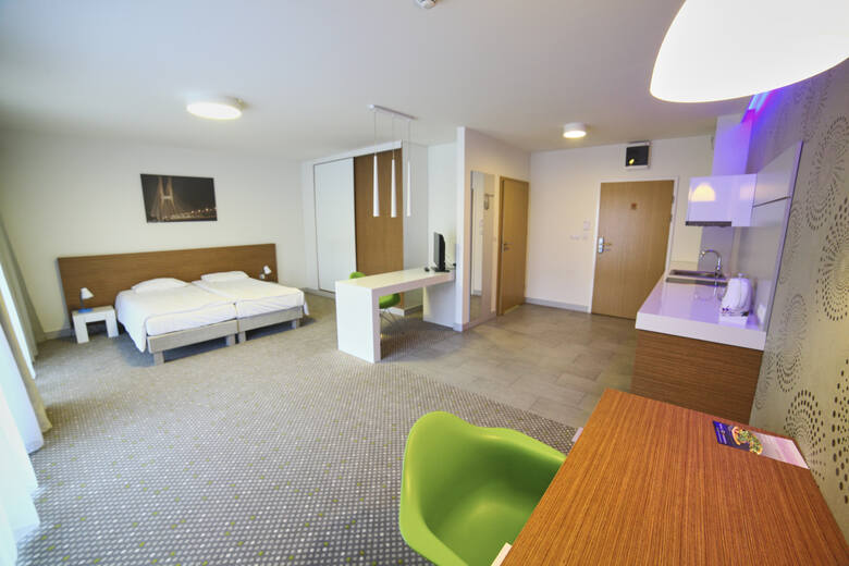 Hotel Invite