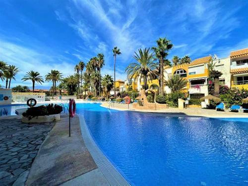Inviting Holiday Home In Roquetas de Mar With Terrace