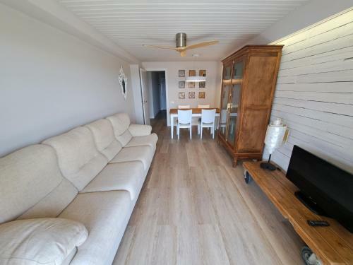 Apartamento 2� L�nea Playa Agustina Aragon