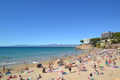 Apartamento Con Piscina En Salou