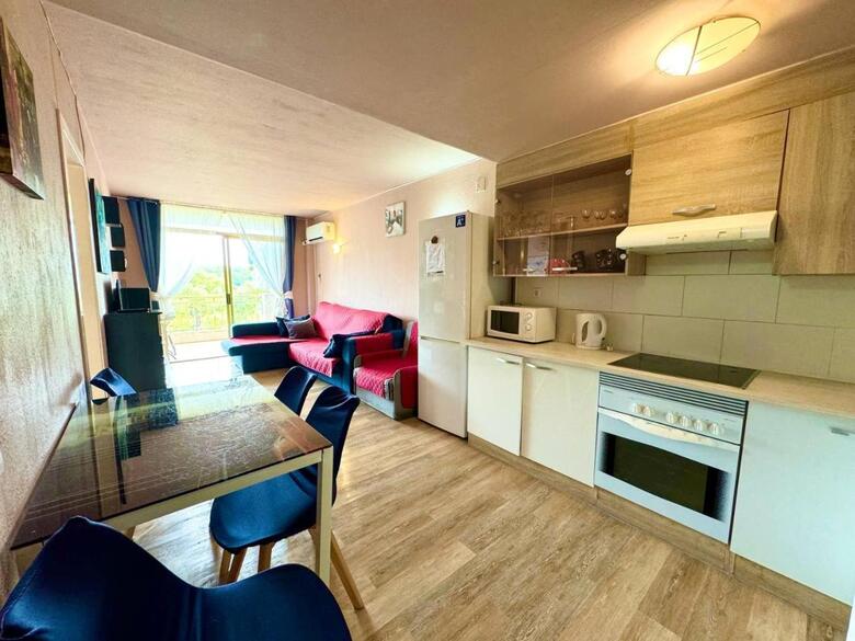 Apartsalou Lea