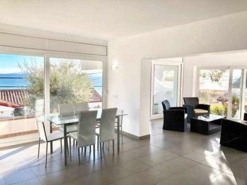 Amplio Apartamento Con Jard�n En Almadrava