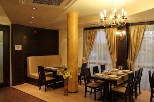 Tsarigrad Hotel