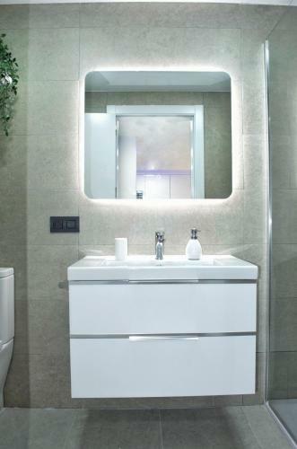 Apartamento Modern Oasis - Pool, Gym & Tennis