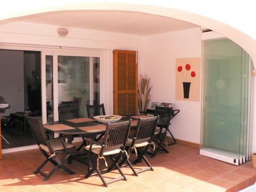 Homely 2 Bedroom Ground Floor Apartment, With Pool