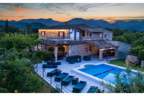Superb Pollensa Villa - 5 Bedrooms - Villa Fiorever - Mountainside Views - Pool Table