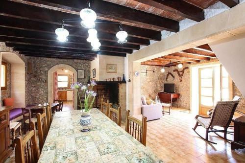 Villa Rustic House With Views To The Pollensa Mountains
