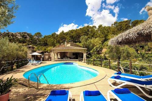 Villa Rustic House With Views To The Pollensa Mountains