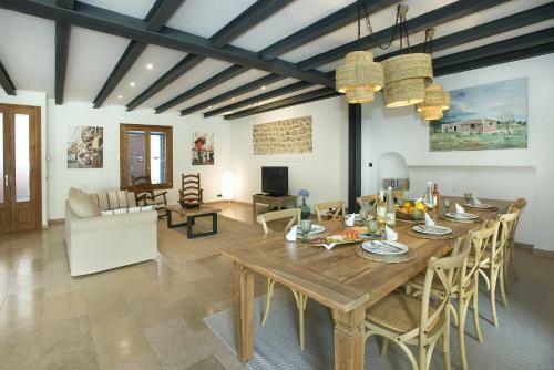 Owl Booking Villa Alvarez - Luxury Retreat