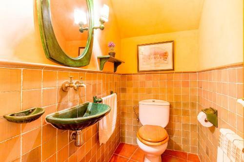 Townhouse With Pool And Mountain Views, Just 5 Min