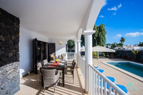 Remarkable 3-bed Villa In Playa Blanca