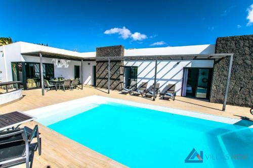 229 - Villa Lanson By Villas Now Ltd