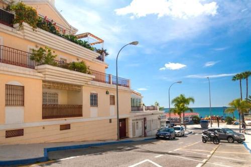 First Beach Line Apartment With 3 Bedrooms And Parking, Nerja