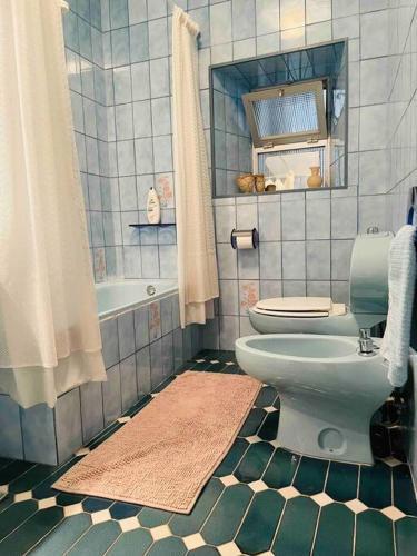 Charming 4 Bedroom Village Home With Patio